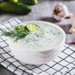 Tzatziki,Sauce,With,Cucumber,,Garlic,And,Dill,On,Kefir,In