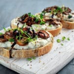 Garlic,Mushroom,Toast,With,Creamy,Herbed,Ricotta,Chees,Spread